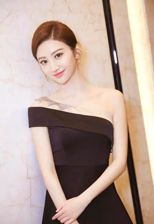 景甜长相太甜了,美的优雅脱俗喜欢她吗