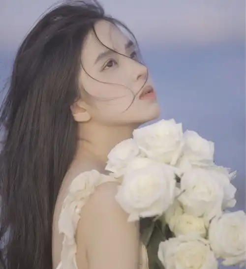 可盐可甜的女生头像