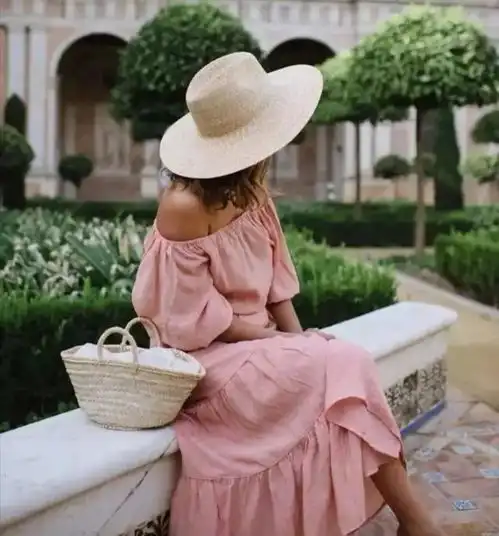 女人夏天要穿得干净清爽,学日系搭配,做个时尚复古的美丽俏佳人