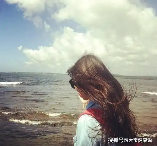 搞笑段子最近吃了很多好东西,因此长胖了许多,男朋友调侃我