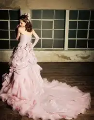 藤井莉娜甜美婚纱大片