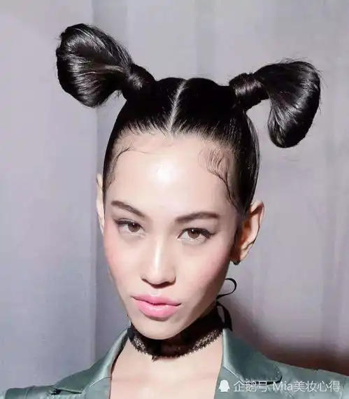 丸子头已经失宠了,今年这3种发型是真火,不挑人还显脸小