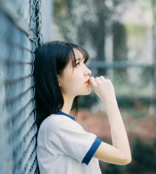 世间唯一的美好初恋作者芊芊朗诵卓尔不凡