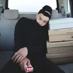 高冷头像黑色系男生