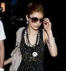 情侣头像黑色系简约红毯