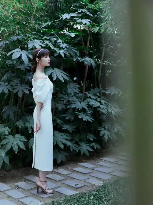 汪峰张艺兴gai合作新歌发布,吃瓜前线的毛晓彤让汪峰多发新歌