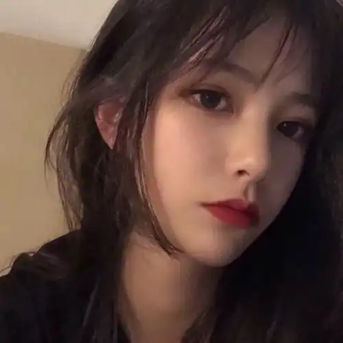 御姐真人头像一个人的