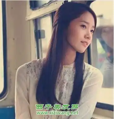 萝莉女生长发发型设计