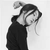 微信黑白女头像图片低落的眼眸充满着伤感