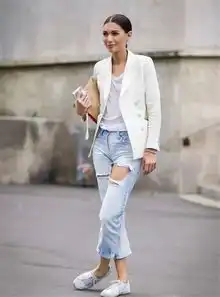 赶紧和牛仔裤说分手,更时髦好穿的锥形裤,轻松修饰你的腿型