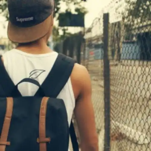 男生qq头像蓝色系帽子