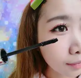 粉嫩减龄少女妆