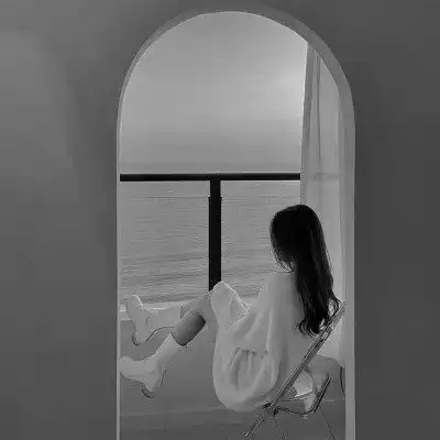 黑白头像女唯美高清图片