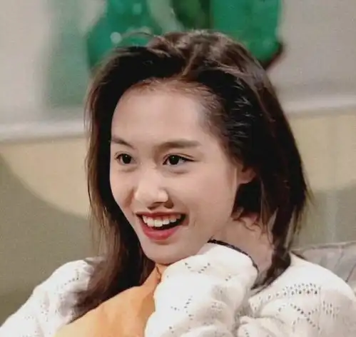 黄贯中60大寿,妻子朱茵举办派对庆生,晒全家福照片场面温馨