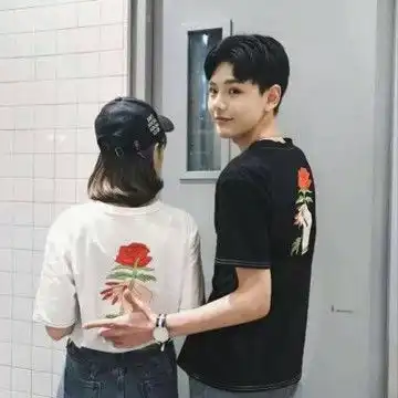 高清禁欲系情侣头像两张