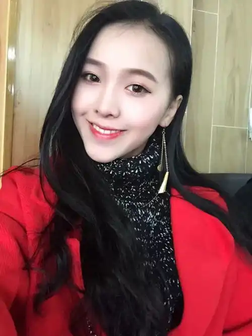 在西航本期校花金迪萌系女神气质出众,魅力无法阻挡