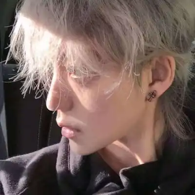 高冷头像男不露脸