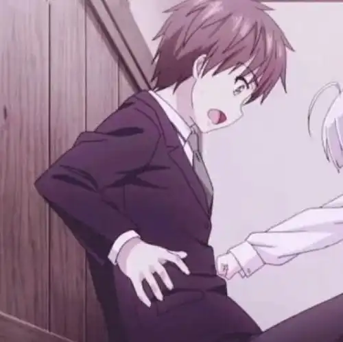 动漫超甜情侣头像说到底我暂时受不起任何人的爱意