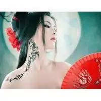 求一张古风的照片一个拿着扇子的红衣女子