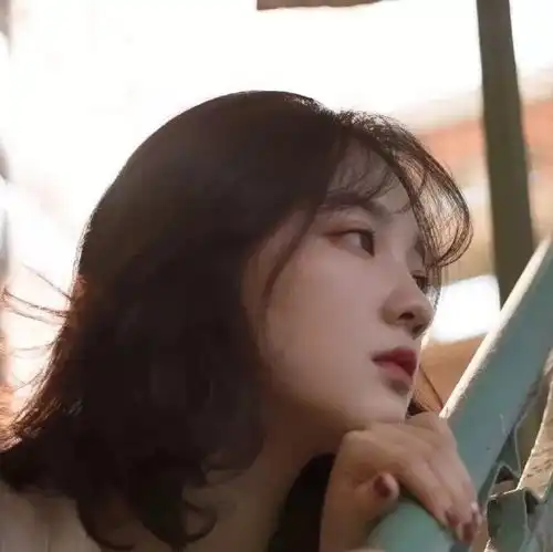 女生头像年少的我们喜欢一个人