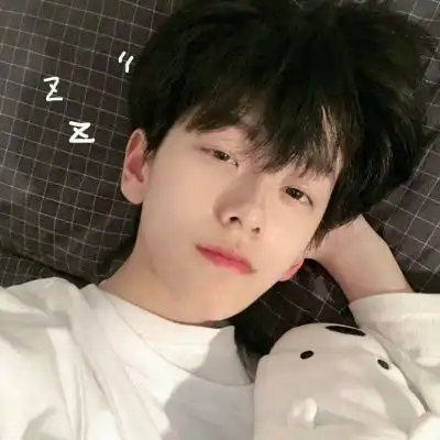 牛哄哄的男生头像,长的比较帅气酷酷的样子