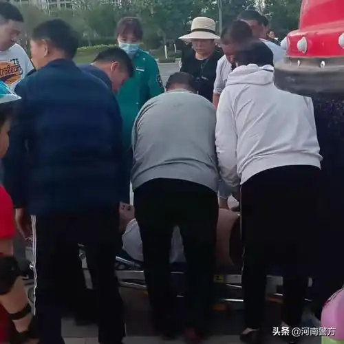 河南好枫警男子欲跳楼轻生民警紧急营救