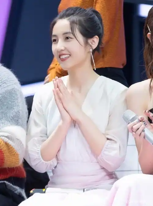 00后,强度很小花旦张子枫,演绎不同的人生