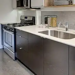 现代灰色厨房效果图