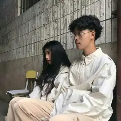 双人情侣头像两张一起你走的路