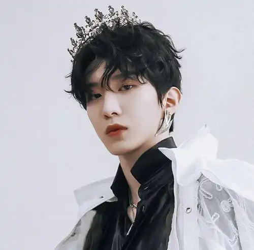 男生禁欲系头像加名字付