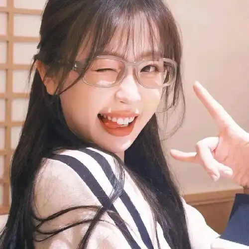 闺蜜头像猫系真人高圆圆