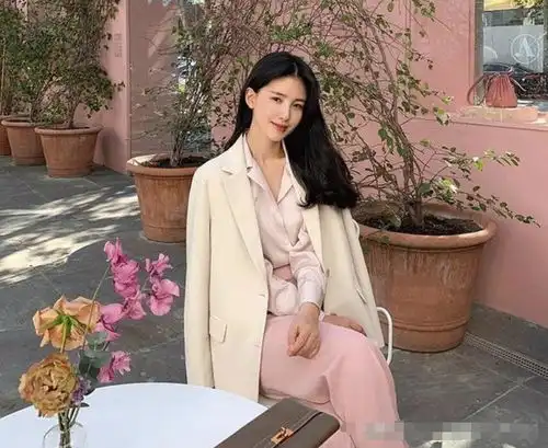 戈蔓婷时尚女装怎么穿出韩系风格