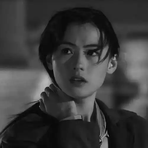 灰白色高冷女动漫头像