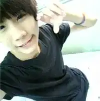 请帮我找这两张图的情侣男生头像,急,相信先谢谢了