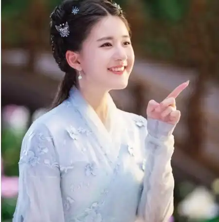 在古装剧中穿花瓣装的女星,杨紫杨幂上榜,第一美若天仙