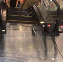 哀悼24岁男子在悦荟广场坠亡,警方称家属称其生前存有抑郁倾向