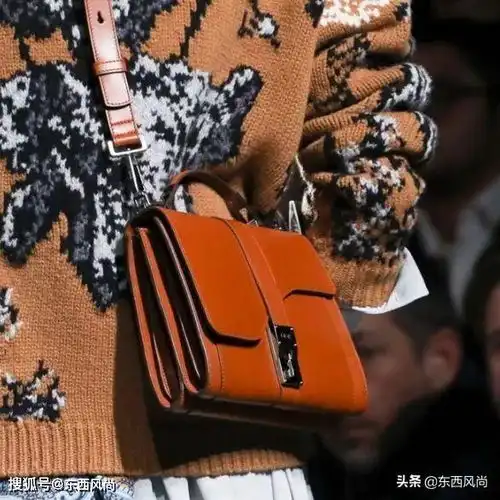 dior2020男装系列,街头感和礼服的精致都有了,这样的迪奥太好看