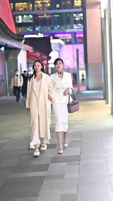 白色系穿搭闺蜜,美美哒小姐姐好有气质啊