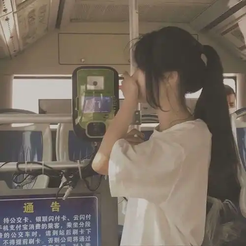 女生头像0226不露脸温柔学生党女头