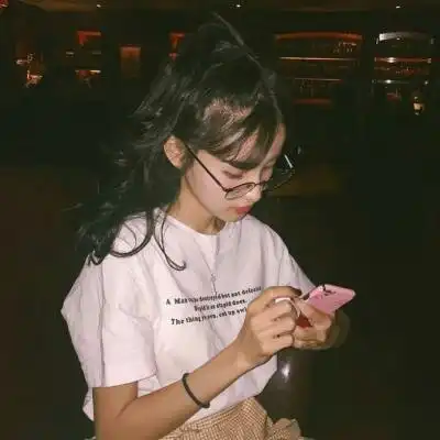ins最火女生头像从我万年不变的头像和网名就能看出我的专情