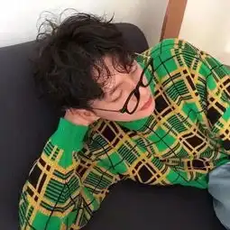 阳光头像治愈系氛围感男