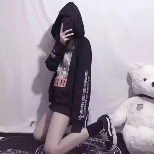 头像孤独没什么不好至少不必丢了骄傲