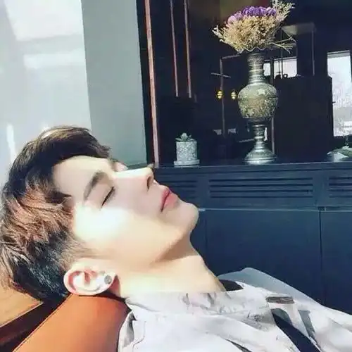 暖阳入眠微信头像男图片扣扣居