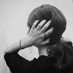 超拽头像女生霸气冷酷黑白2018心动是本能而忠诚是选择