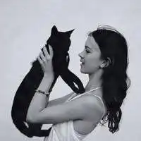 欧美系头像女抱猫头像