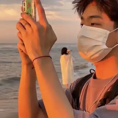 富有青春感的男生头像真人