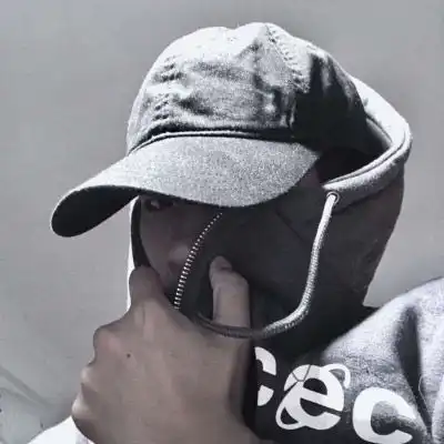 男生头像戴帽子遮脸要酷散落在烟头上的阳光