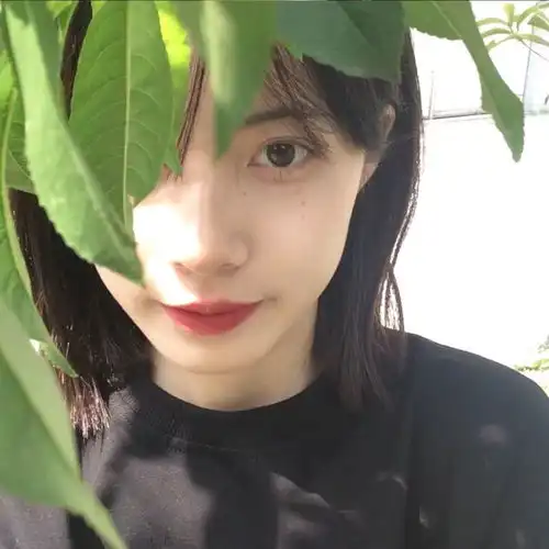 头像丨去更远的地方见更亮的光