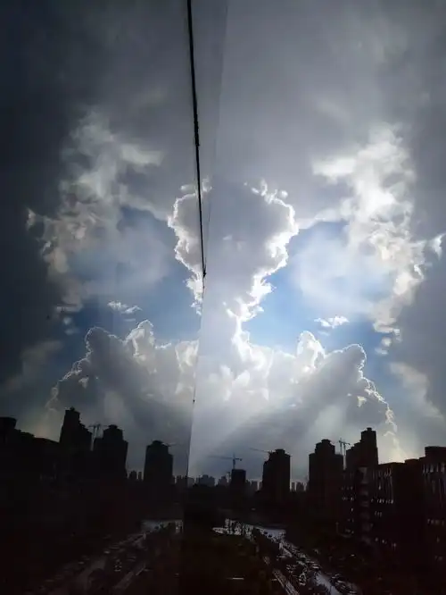 刺激在沈阳看泼墨山水画大片转眼又艳阳蓝天白云