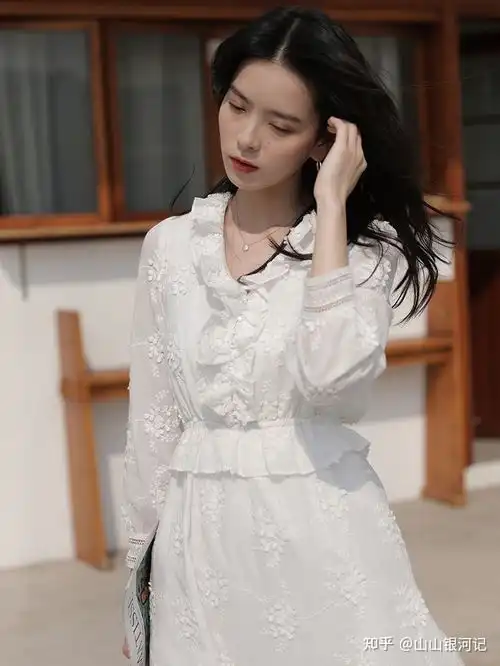 适合春秋穿的裙子